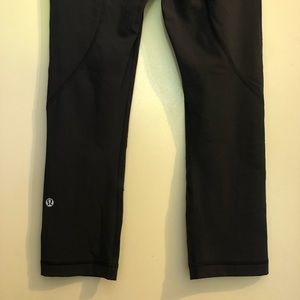 LULULEMON | black, capri, checkered leggings